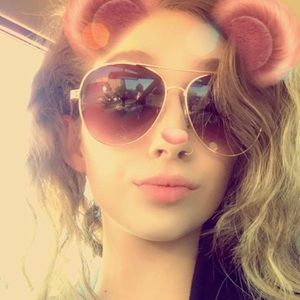 Meet your Posher, Hannah